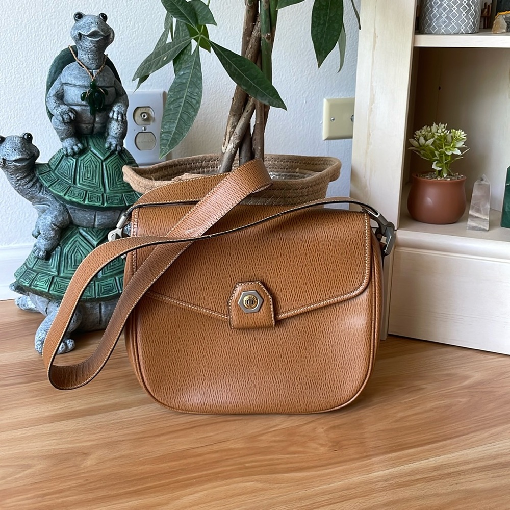 💥RENOMA💥Tan embossed leather crossbody purse/shoulder bag >> CLEAN & EUC!